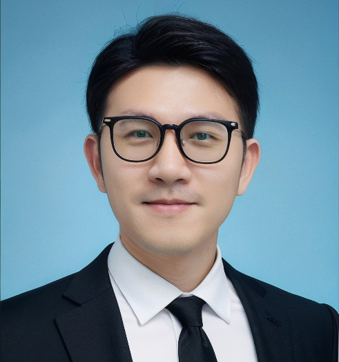 龙亮臻